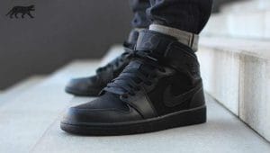Nike Air Jordan 1 Triple Black