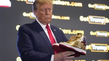 Sneakers Trump: lancement réussi à 399 dollars la paire pour l'ex-président américain